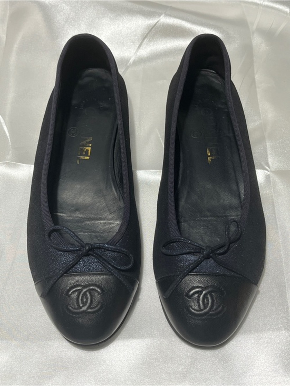 CHANEL Black Cap-Toe navy suede Ballet Flats with CC Logo